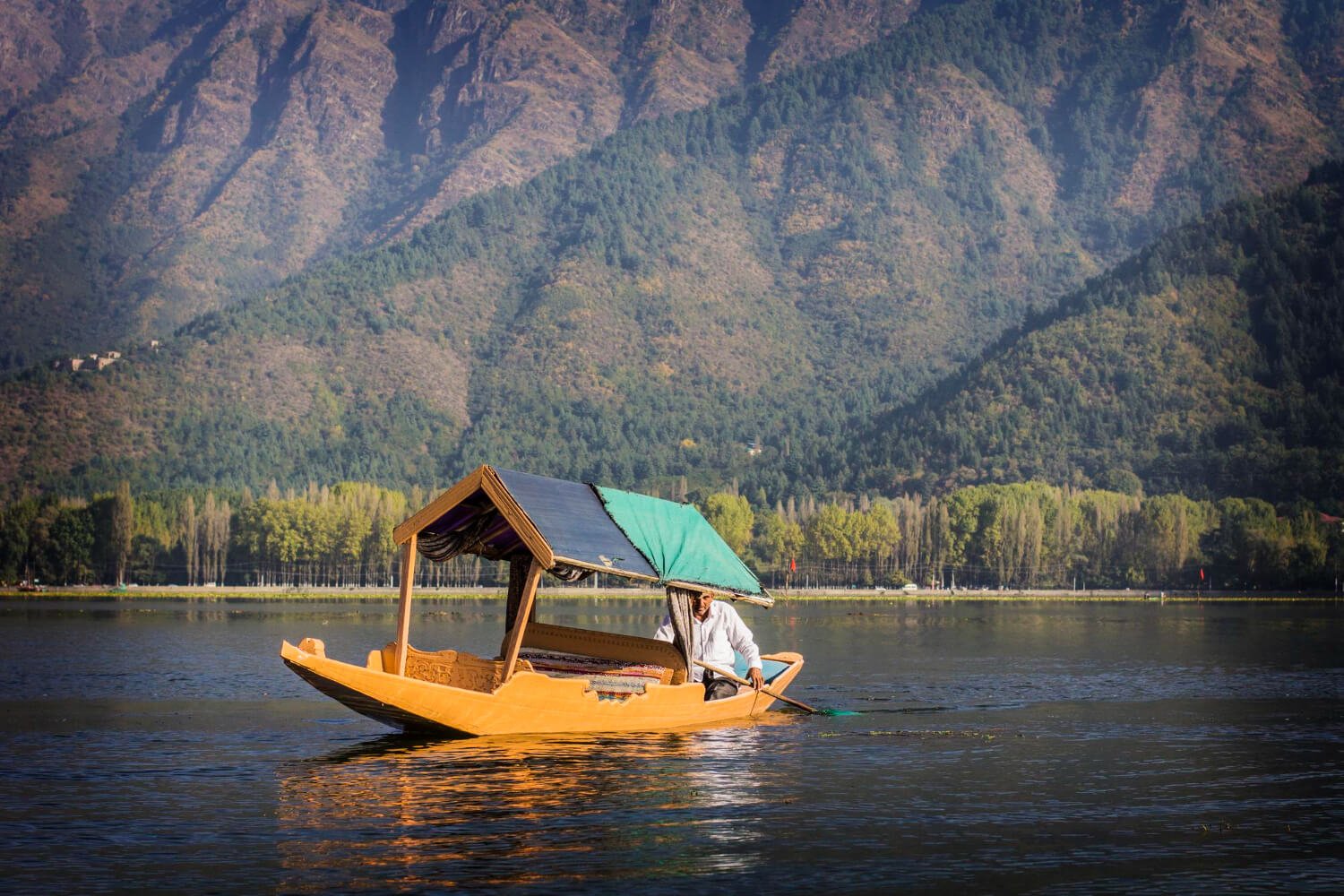 Amazing 5 Nights  and 6 Days Kashmir package