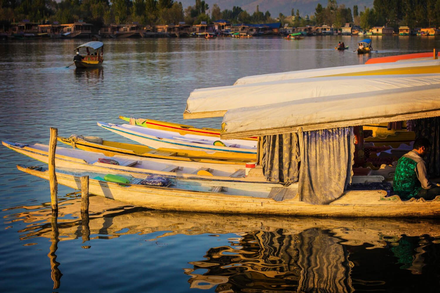 Amazing 5 Nights  and 6 Days Kashmir package