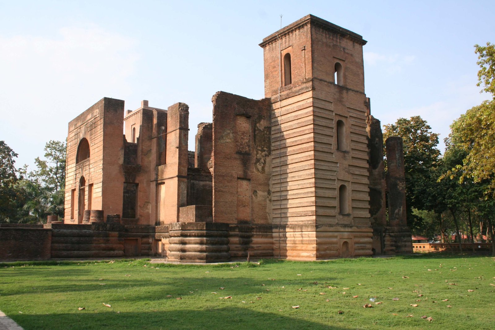 One-day Lucknow Sightseeing Tour by Car