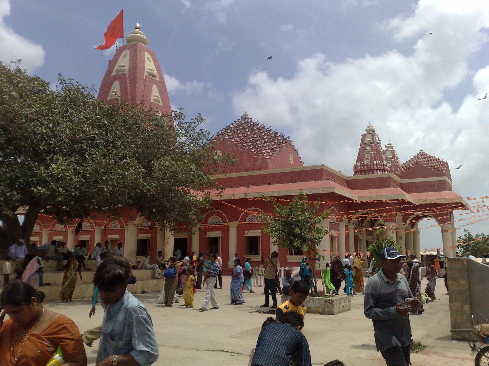 One-Day Ayodhya Sightseeing Tour by Car