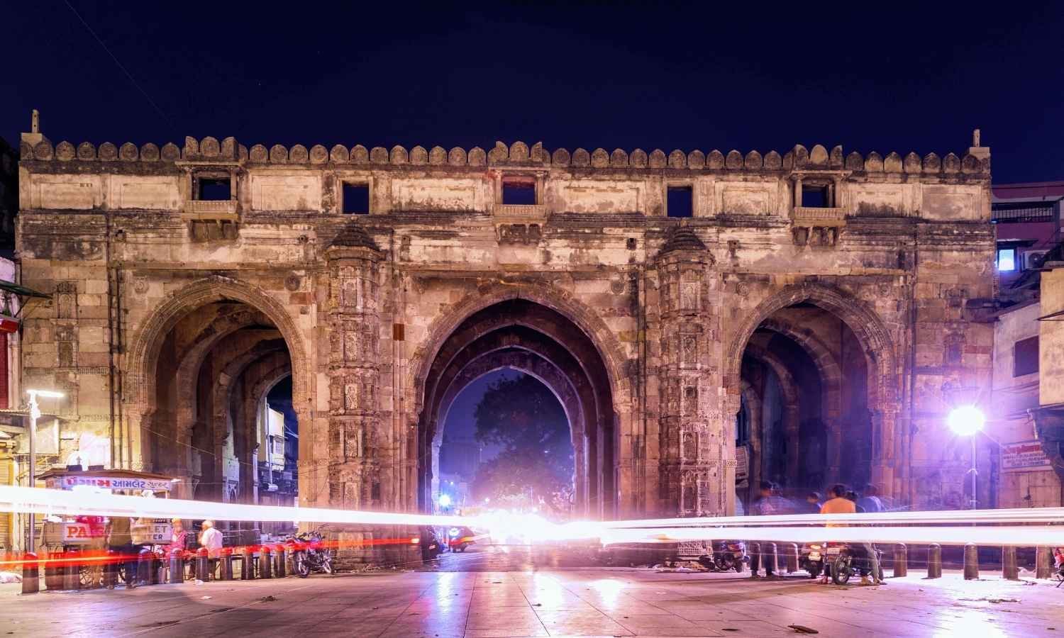 One-Day Ahmedabad Sightseeing Tour by Car