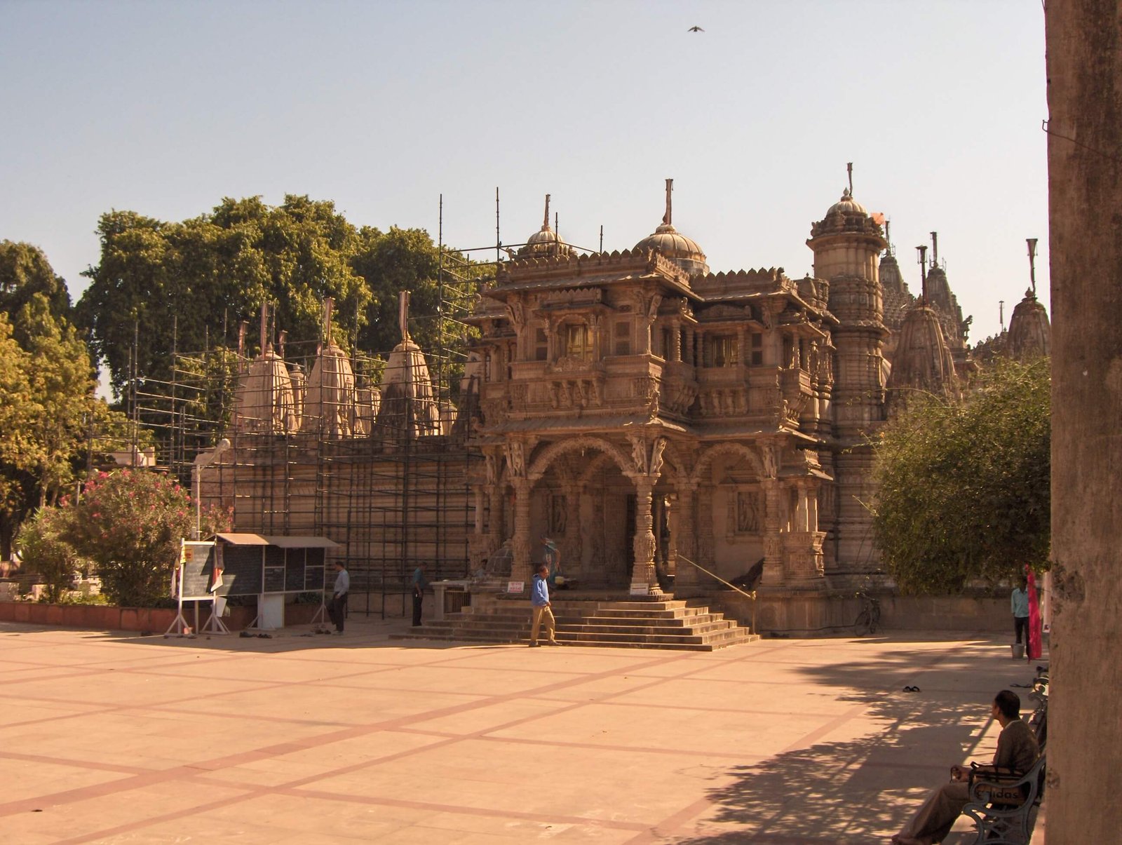 One-Day Ahmedabad Sightseeing Tour by Car