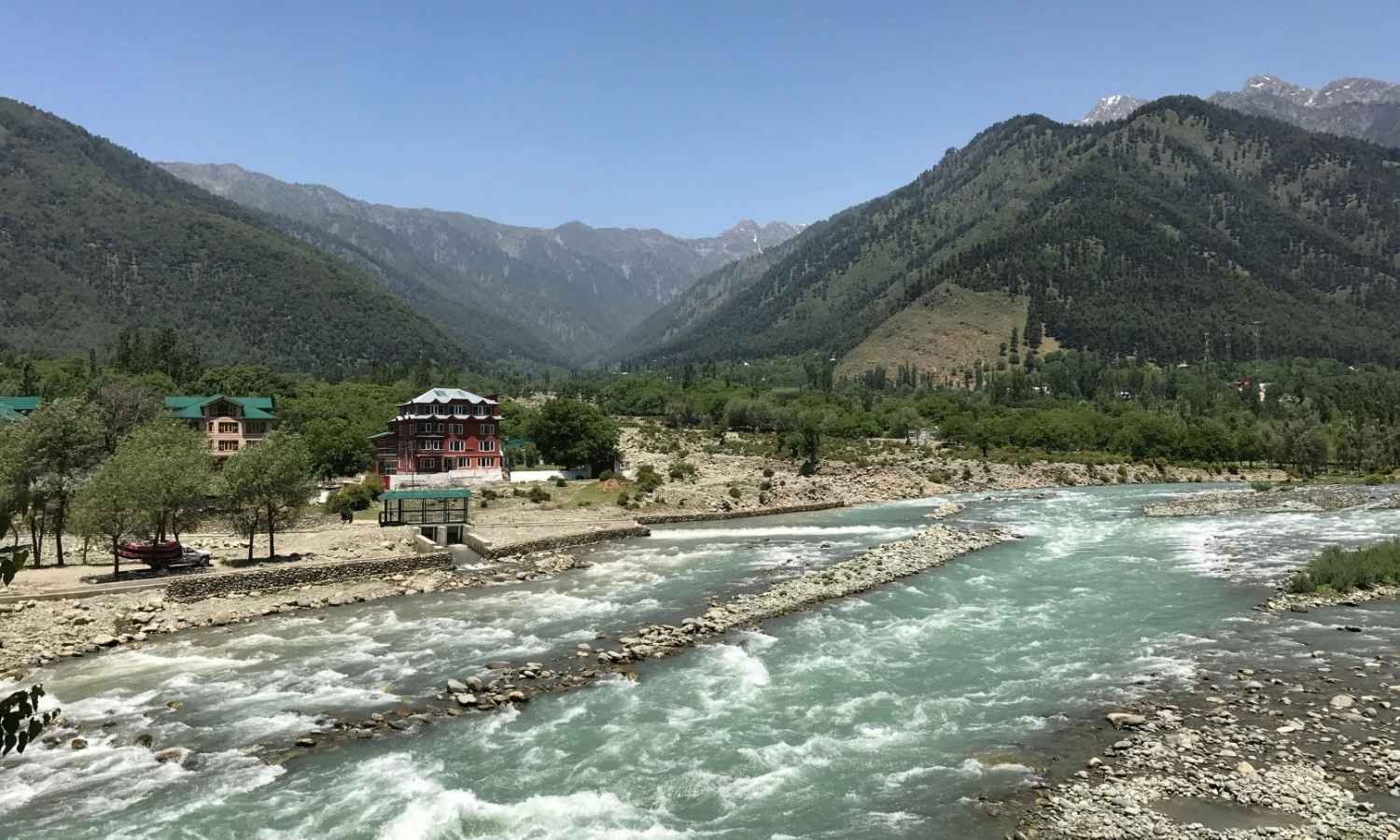 Srinagar Honeymoon Tour with Gulmarg Pahalgam
