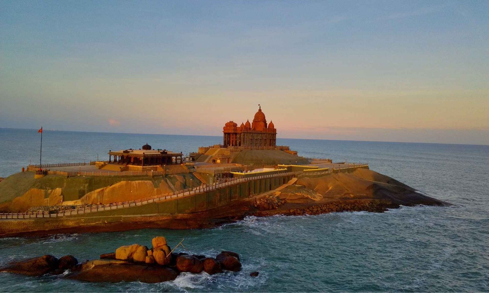 South India Hill Station Tour with Backwaters