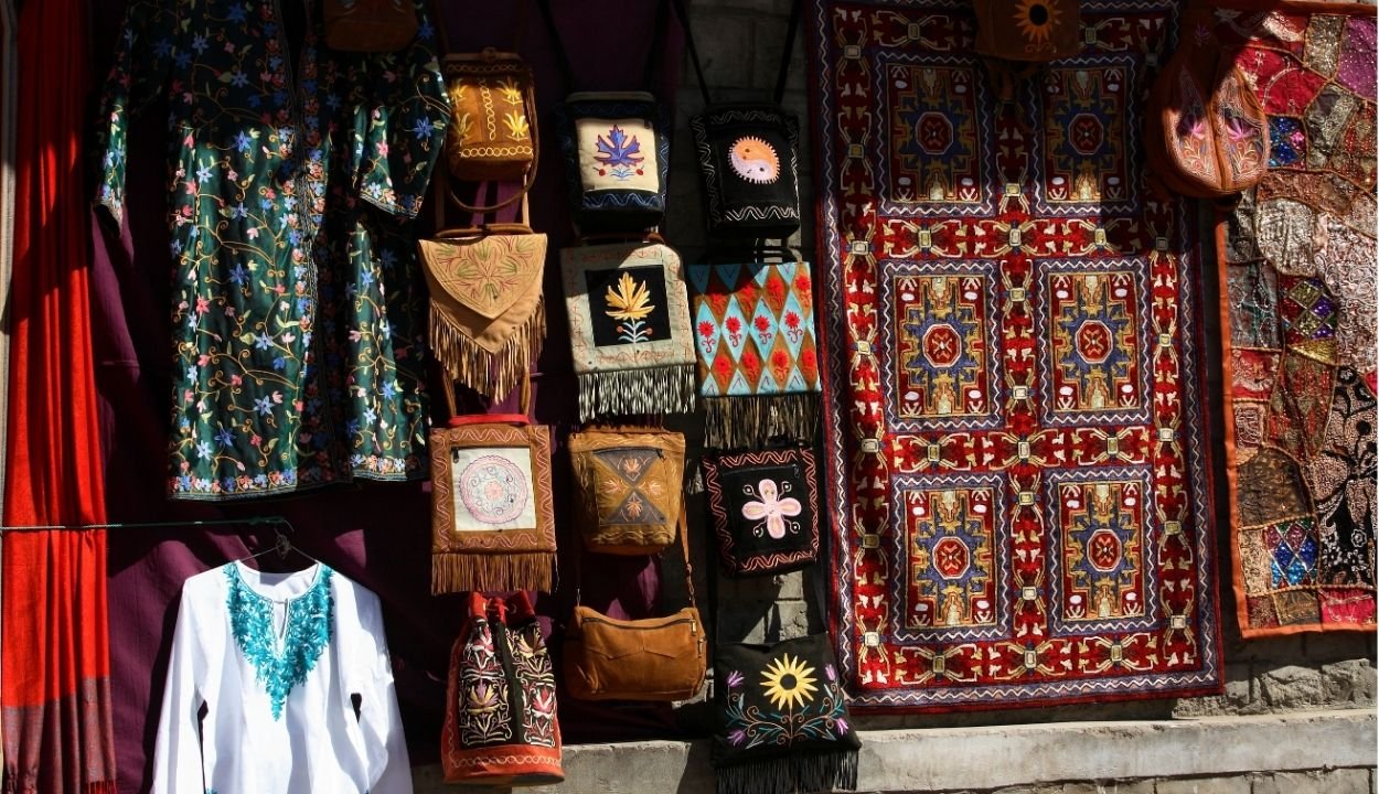 Kashmir tour packages from Bangalore