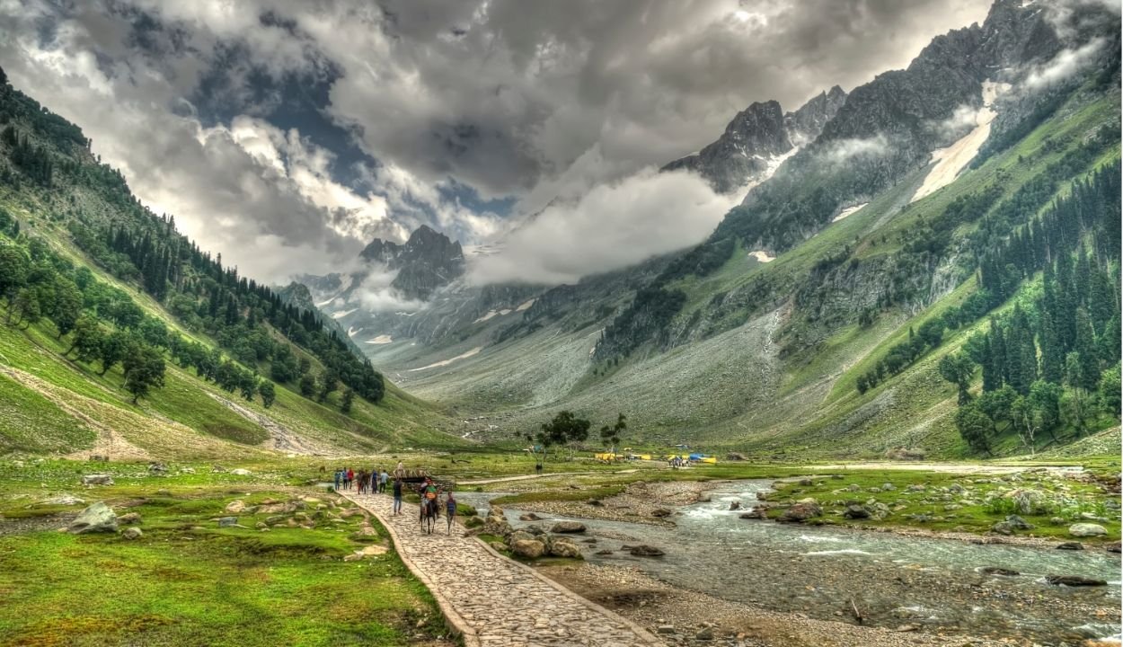 Kashmir Honeymoon Packages