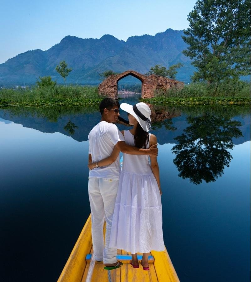 Kashmir Honeymoon Packages